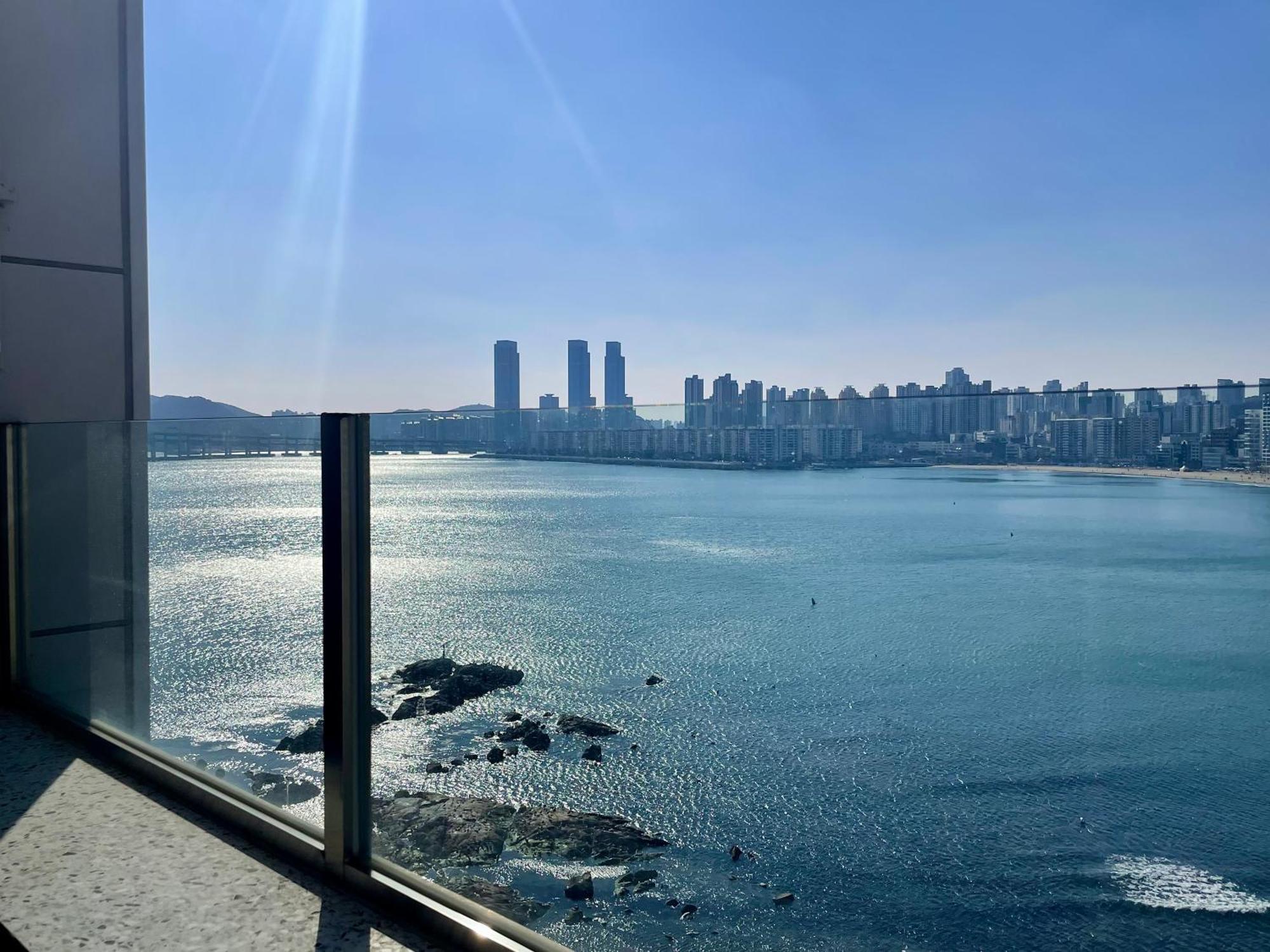 H Avenue Gwanganri Beach Busan Exterior photo