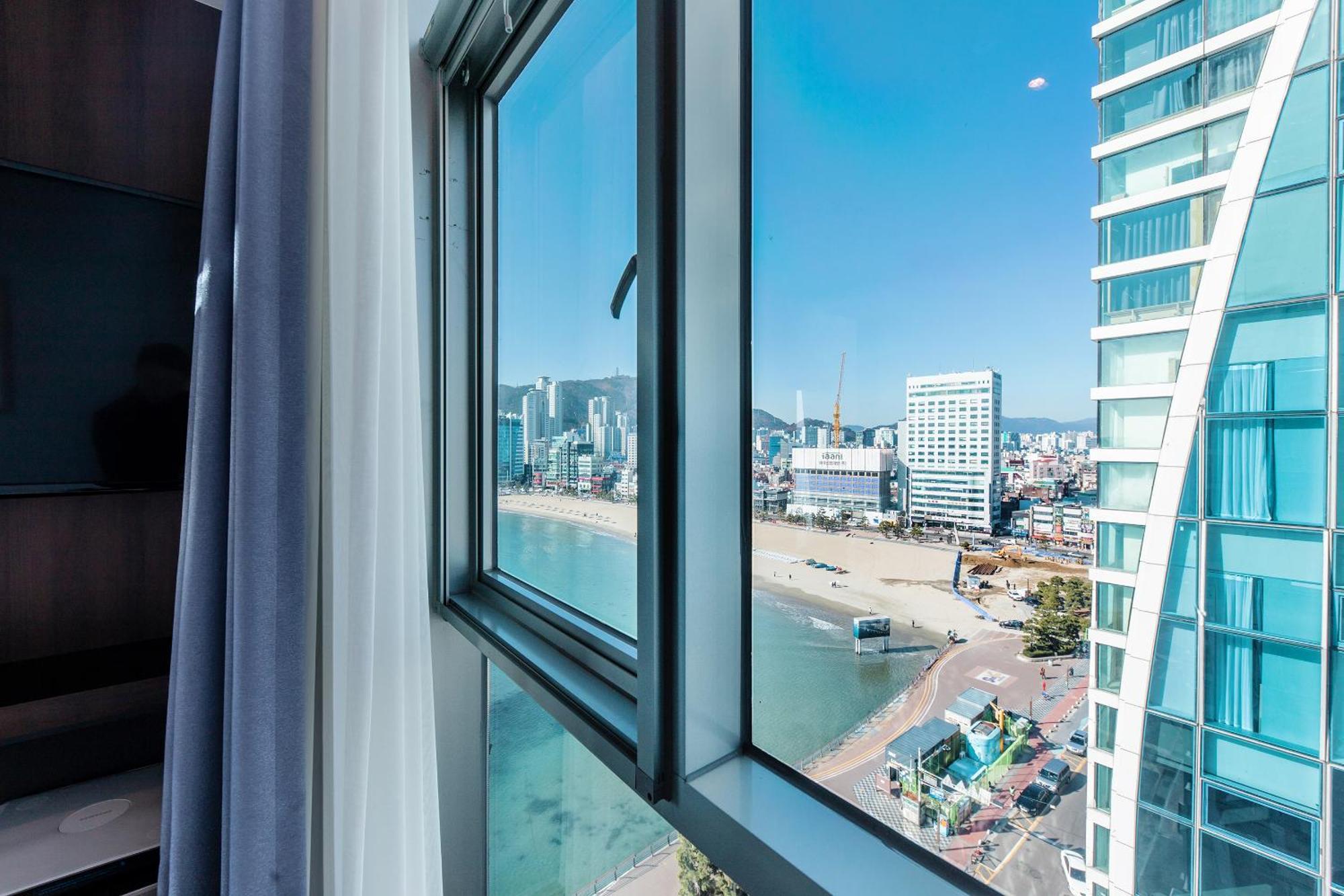 H Avenue Gwanganri Beach Busan Exterior photo