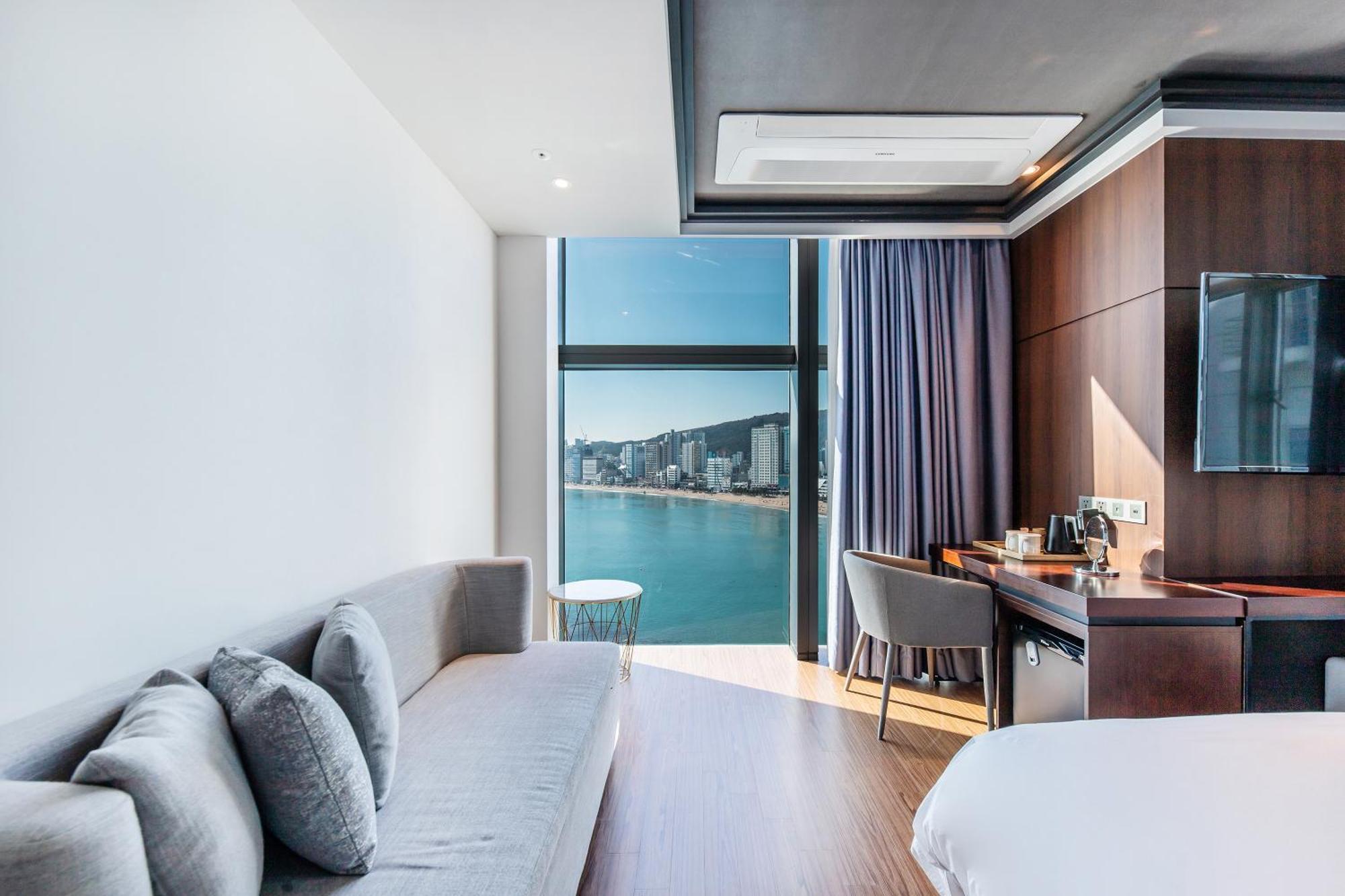 H Avenue Gwanganri Beach Busan Exterior photo