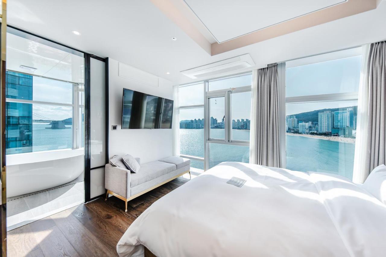H Avenue Gwanganri Beach Busan Exterior photo