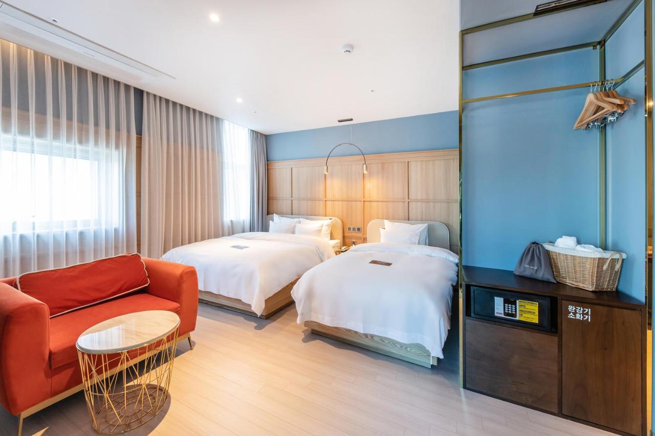 H Avenue Gwanganri Beach Busan Exterior photo