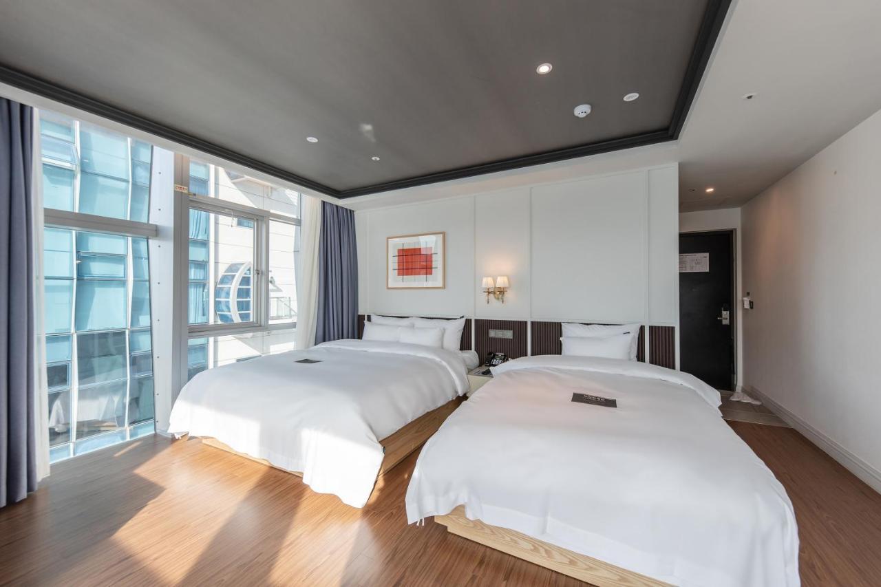 H Avenue Gwanganri Beach Busan Exterior photo