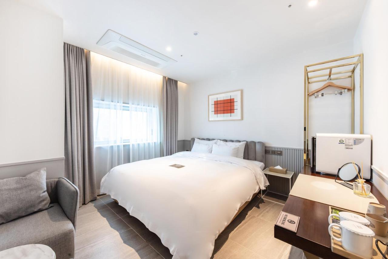 H Avenue Gwanganri Beach Busan Exterior photo